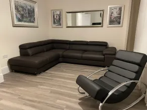 MODERN 4 BEDROOM HOUSE WITH GARDEN & PARKING - Image 3