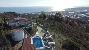 Luxury Villa -Jacuzzi, Heated Pool, Stunning Views - Image 3