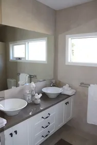 Premium two bedroom farm cottage - Image 5
