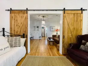 Newly remodeled bungalow near downtown Brenham - Image 5