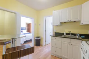 Economy 2 Bed w/ Free Parking in East Cambridge - Image 5