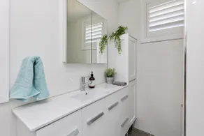 Renovated Beach Themed 2 Bed Home. Pet Friendly! - Image 5