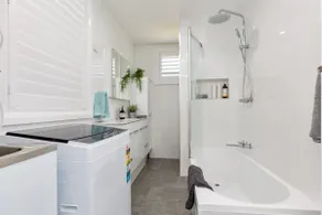 Renovated Beach Themed 2 Bed Home. Pet Friendly! - Image 3