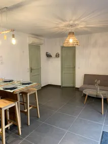 In the heart of the maquis, close to beaches, 1 bedroom + terrace - Image 5