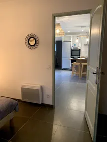 In the heart of the maquis, close to beaches, 1 bedroom + terrace - Image 2