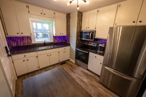 AIR BnB -- Aviation Themed Comfort - Image 5