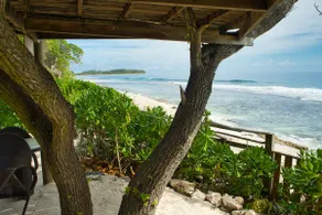 Tehinavai Bungalow: Oceanfront, sandy and coral beach, whale-watching, Moorea - Image 5