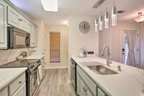 Newly Renovated town home close to track and lake, in the center on Hot Springs. - Image 4