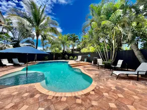 Beautiful 3 bedroom home 1.5 mile from the beach - Image 4