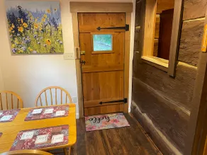 Cozy Log Cabin - Image 4