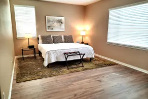 4BR•2 King Beds•Long-Term Insurance Stay-Book Now! - Image 3