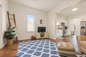 Fully renovated home in the heart of Quincy - Image 4