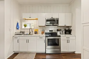 Fully renovated home in the heart of Quincy - Image 5