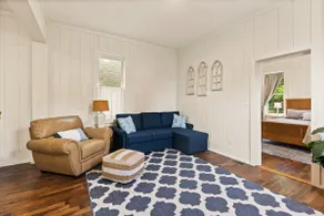 Fully renovated home in the heart of Quincy - Image 3