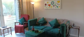Cheerful Townhouse with Patio - Image 2