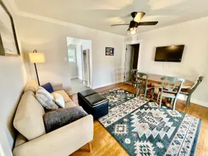 J&T's Lake Park Bungalow - Image 2