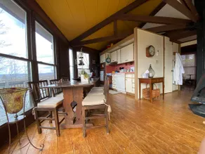 NH Hilltop Octagon Cabin Overlooking Apple Orchard - Image 5