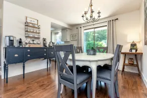 Walkable to Restaurants, Fire Pit & Coffee Bar - Image 3