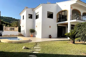 Villa near beach & town on foot - Image 4