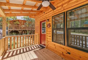 Cozy Cabin Hideaway - Image 5