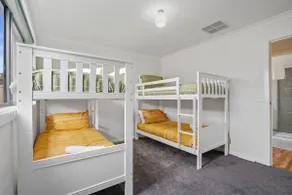 Beautiful Golden Point Home - Style&Sophistication - Image 4