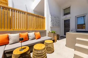 Luxe Loft Apartment - Image 5