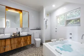 'SEA NEST' your private beachside destination! - Image 5