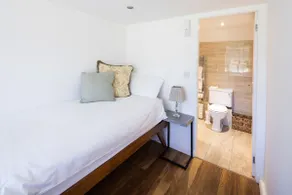 The Dovecote 3-Bed Cottage Rowden Manor - Image 3