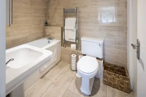 The Dovecote 3-Bed Cottage Rowden Manor - Image 4