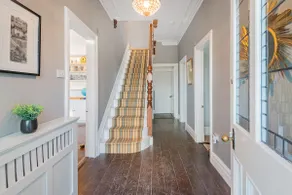 Large Luxury House, Sleeps 14, Perfect for Groups - Image 3