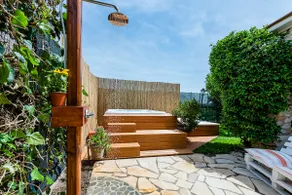Seaside Villa Rome Pool & Sauna - Image 2