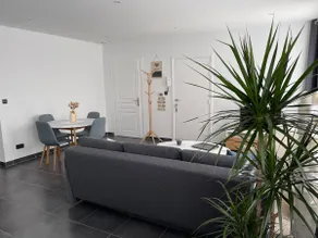 Renovated 70 m2 apartment with large terrace - Image 3