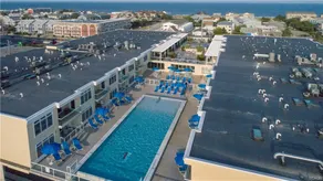 Lovely Two Bedroom Condo with Stunning Bay Views - Image 5