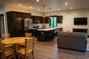 Brand new 1-bedroom loft apartment near Glacier - Image 5