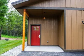 Brand new 1-bedroom loft apartment near Glacier - Image 3