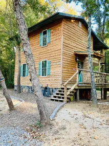 Private 14 acre Creek side Cabin and close to Lake - Image 2