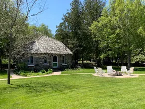 LAKE MICHIGAN EARL YOUNG STONE COTTAGE - Image 3
