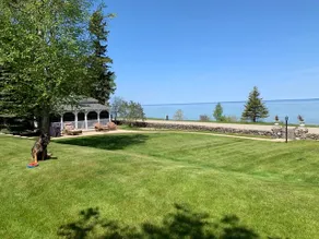 LAKE MICHIGAN EARL YOUNG STONE COTTAGE - Image 4