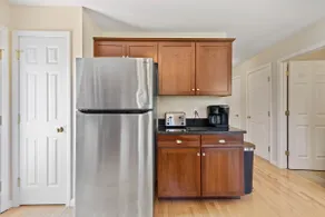 Spacious 4 bedroom luxury Condo - Image 5