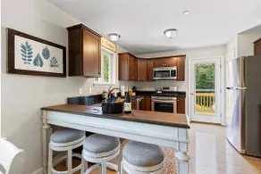 Spacious 4 bedroom luxury Condo - Image 3