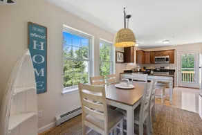 Spacious 4 bedroom luxury Condo - Image 2
