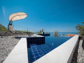 Family Vacation Home With Private Pool - Image 3