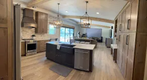 Hidden river retreat near downtown - Image 3