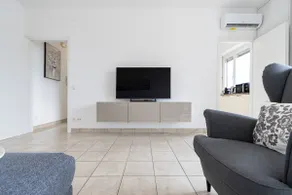 Walking distance to the Station with mountain and city views - Image 5