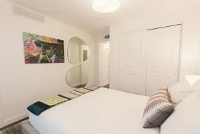 Demeter | 1BR Downtown Scene Stylish Apt. - Image 4