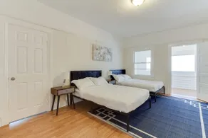 5 Bedroom Koreatown Charmer near DTLA - Image 3