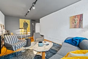 Costa Lota • Vintage 1BR Near Wrigley - Image 4