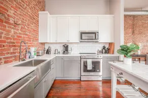 Light & Airy, Spacious 2B 2Bath Downtown City View - Image 3