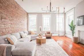 Light & Airy, Spacious 2B 2Bath Downtown City View - Image 2