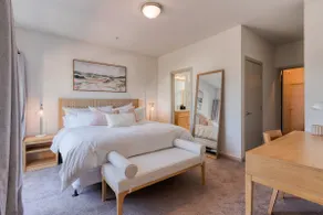 Modern Ballard Townhome with Rooftop Views - Image 3